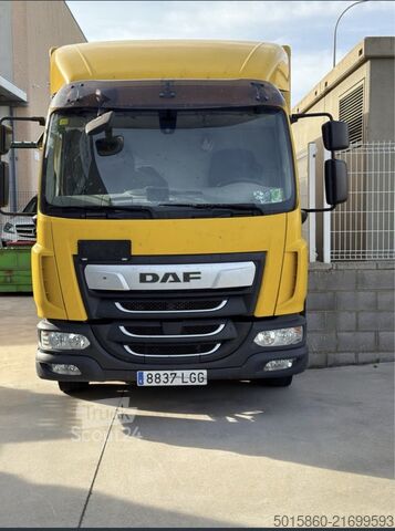 Camião de caixa fechada DAF LF 230