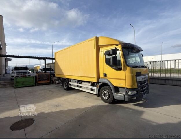 Camião de caixa fechada DAF LF 230