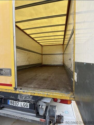 Camião de caixa fechada DAF LF 230