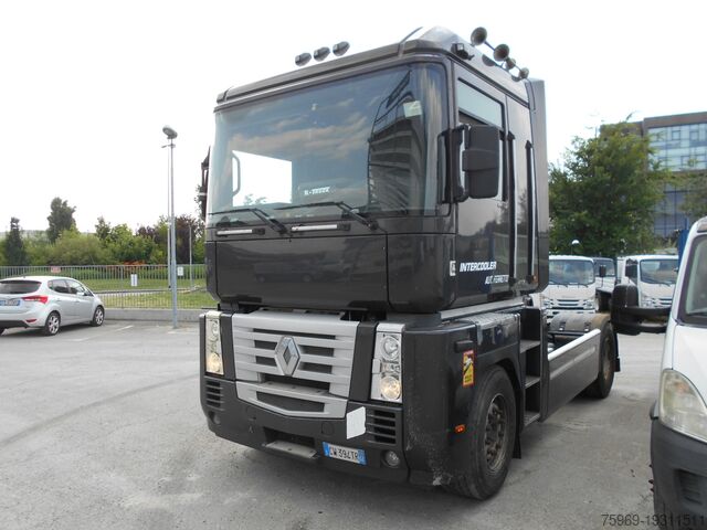 Trattore standard Renault 