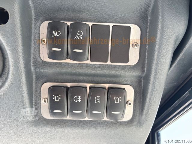 Măturătoare stradală HAKO Citymaster 1650 4x4 Kehrmaschine*Klima*Tüv Neu