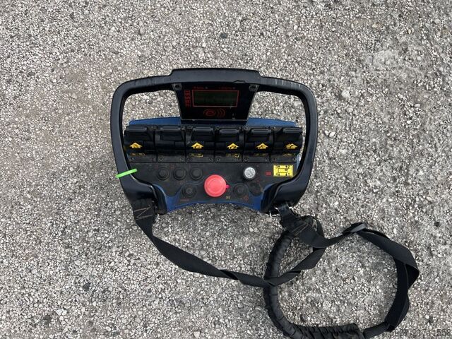 LKW mit Festaufbau und Kran Iveco Eurocargo 180e28