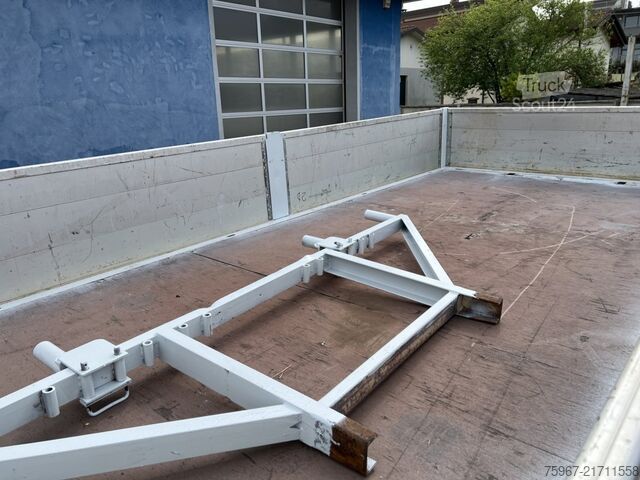 LKW mit Festaufbau und Kran Iveco Eurocargo 180e28