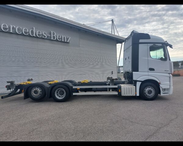 LKW-Fahrgestell MERCEDES-BENZ Actros L 25 6x2 - Actros L 2546 L 6x2