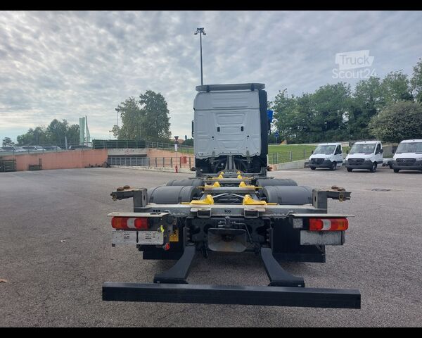 LKW-Fahrgestell MERCEDES-BENZ Actros L 25 6x2 - Actros L 2546 L 6x2