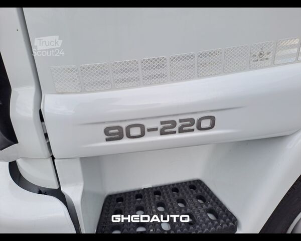 Tovorno vozilo za posebne namene IVECO EUROCARG0 90 220 CON CELLA ISOTERMICA E SPONDA CARICATRICE