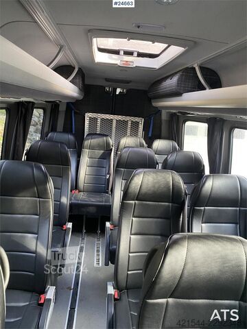 Mercedes-Benz Sprinter 519 CDI 4x2 микроавтобус – 17 мест, одобрение Mercedes-Benz Sprinter 519 CDI 4x2 minibus – 17 seats and approv