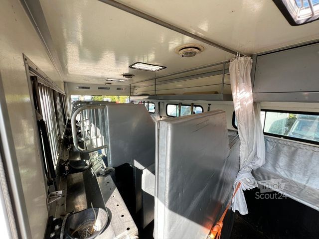 Kreaturvogn MERCEDES-BENZ Actros 1844   7 Pferde POP-OUT,