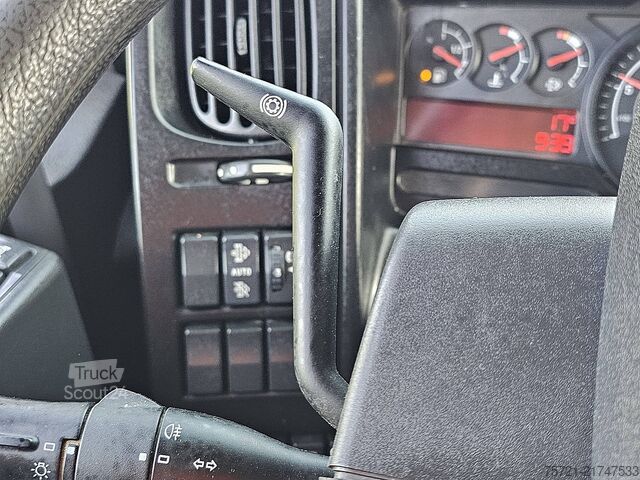 Volquete con grúa RENAULT D 240 HIAB 158ES4,16 ton