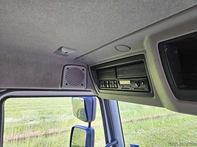 Volquete con grúa RENAULT D 240 HIAB 158ES4,16 ton