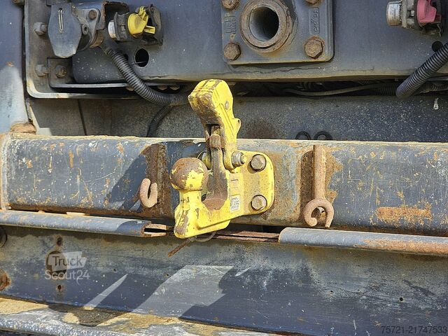 Volquete con grúa RENAULT D 240 HIAB 158ES4,16 ton