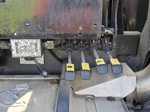 Volquete con grúa RENAULT D 240 HIAB 158ES4,16 ton