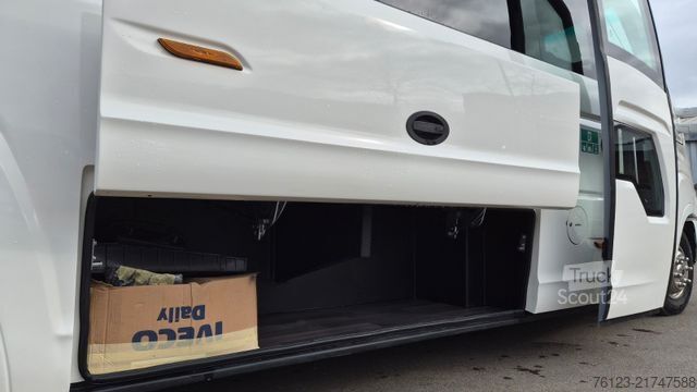 Minibusz IVECO 2x Daily 70 Lagerfahrzrug Ferqui Sunrise 2,5 m B