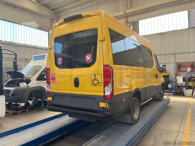 Transport de personnes IVECO Daily
