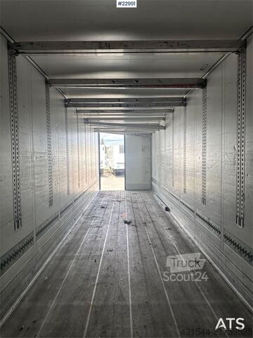 Konteinerių vežimas Schmitz Cargobull box semi-trailer with Carrier refrigeration unit.