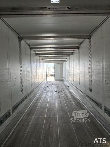 Konteinerių vežimas Schmitz Cargobull box semi-trailer with Carrier refrigeration unit.