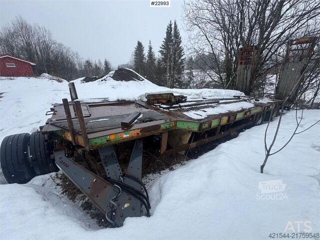 Žemas krautuvas Goldhofer machine trailer. Repair object.
