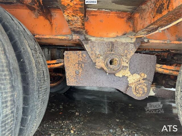 Žemas krautuvas Goldhofer machine trailer. Repair object.