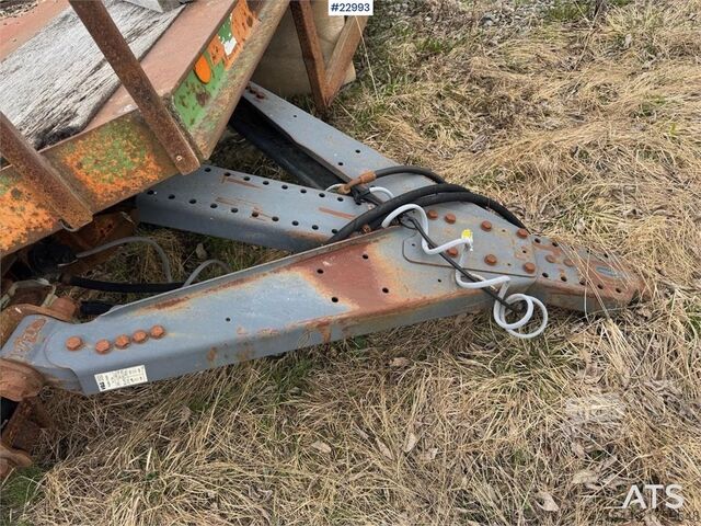 Žemas krautuvas Goldhofer machine trailer. Repair object.
