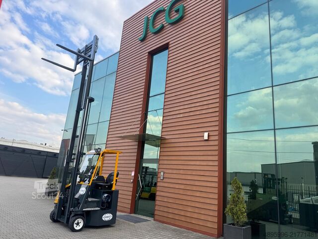 Stivuitor cu patru direcții Combilift CB3000/LPG /2016 year/ Perfect condition