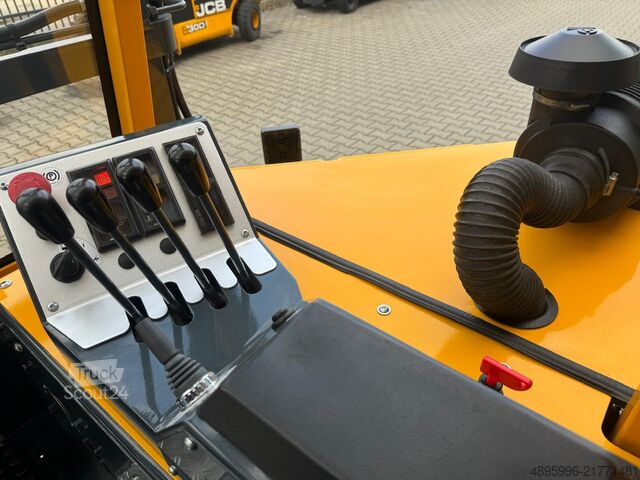 Stivuitor cu patru direcții Combilift CB3000/LPG /2016 year/ Perfect condition