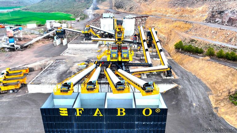 équipement de concassage FABO 500 TPH Stone Crusher Plant