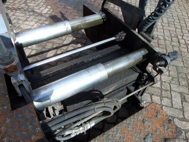Paver Dynapac F 8-4W