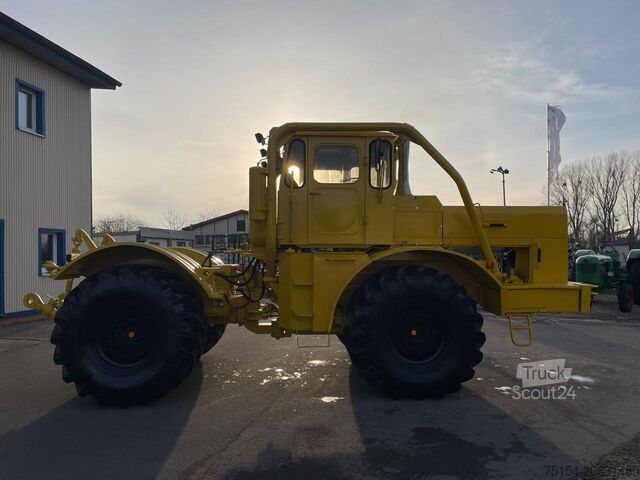 Traktor Kirovets K700A V8