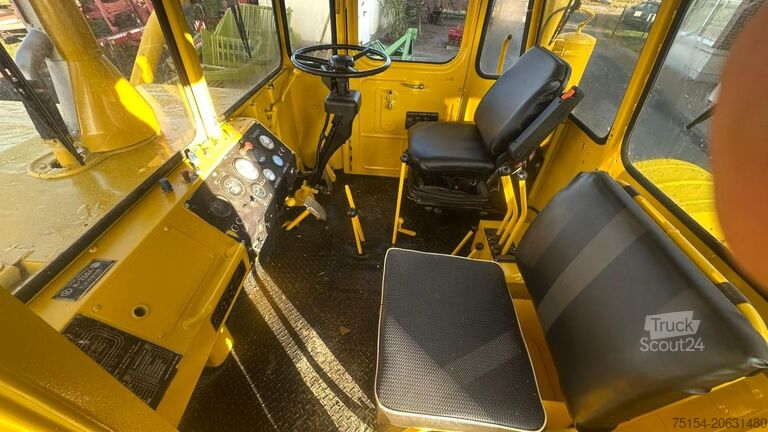 Traktor Kirovets K700A V8