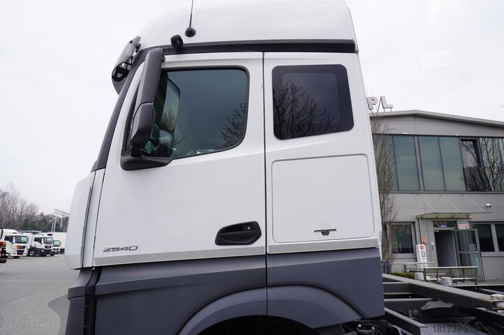 BDF / za časove vožnje Mercedes-Benz Actros 2540 6x2/ 10 tho. km!!! / 5 seats