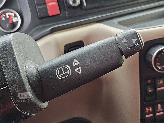 Estándar-SZM M.A.N. 26.500 TGX 6X2