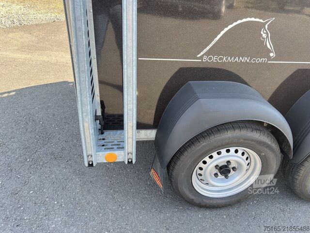 Atrelado de transporte de cavalos Böckmann Comfort Pferdeanhänger