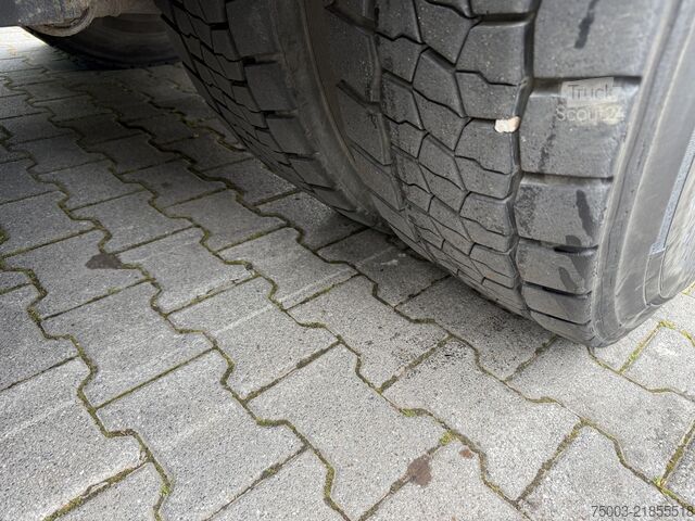 Lastebil med plan MAN TGA 26.320 6X4 Atlas 290 bis 18 Meter