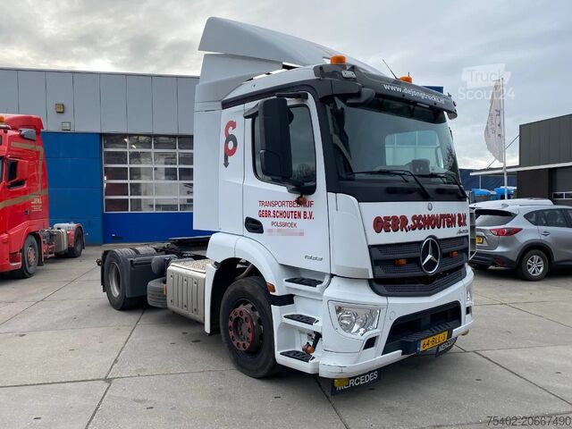 Standard tractor Mercedes-Benz Antos 1933 / Automatic