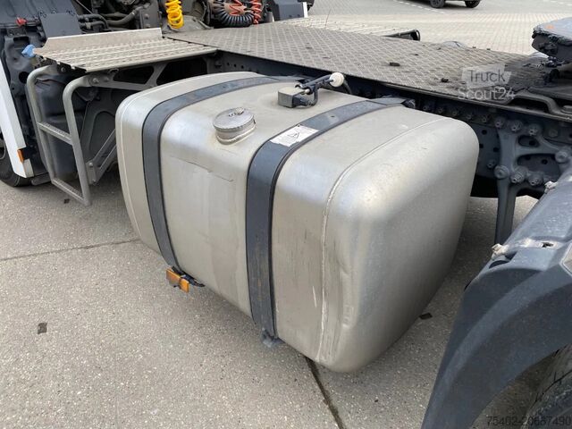 Standard tractor Mercedes-Benz Antos 1933 / Automatic