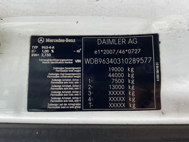 Standard tractor Mercedes-Benz Antos 1933 / Automatic
