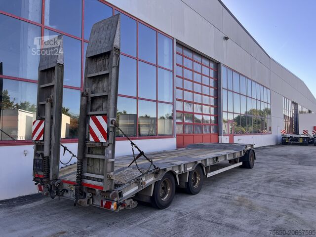 Alacsony rakodószintű pótkocsi Humbaur HTD 30 3 Achs Tiefladeranhänger, verzinkt