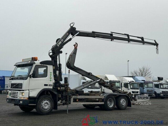 Tovornjak s kavljem za kontejnerje Volvo 340 HIAB Kran 11,9m=790kg 5+6 Steuerkreis Klima