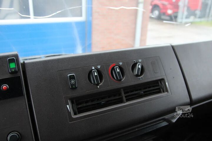 Paarden transport Mercedes-Benz SK 814 4x2 - Full Steel Suspension - Manual Gea...