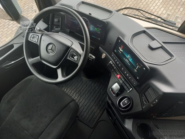 Standarta traktora vienība Mercedes-Benz Actros 1845 LS Big Space