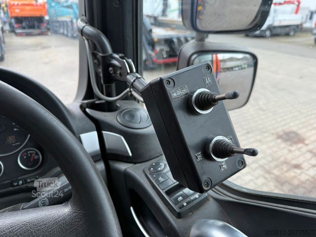 Balayeuse de voirie MAN TGM 18.340 Kehrmaschine FAUN VIAJET 6 HD 200 bar