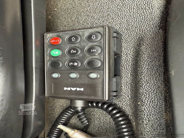 Balayeuse de voirie MAN TGM 18.340 Kehrmaschine FAUN VIAJET 6 HD 200 bar