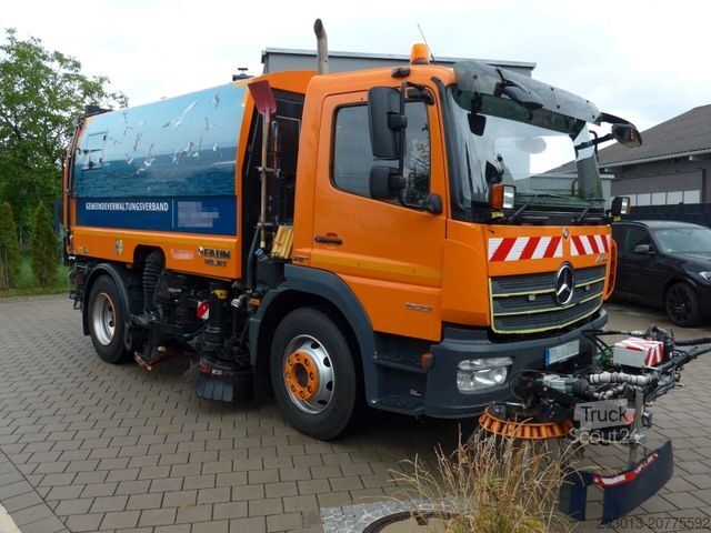 Balayeuse de voirie MERCEDES-BENZ ATEGO 1523 4x2 FAUN Viajet 6R/H HD 100 Bar