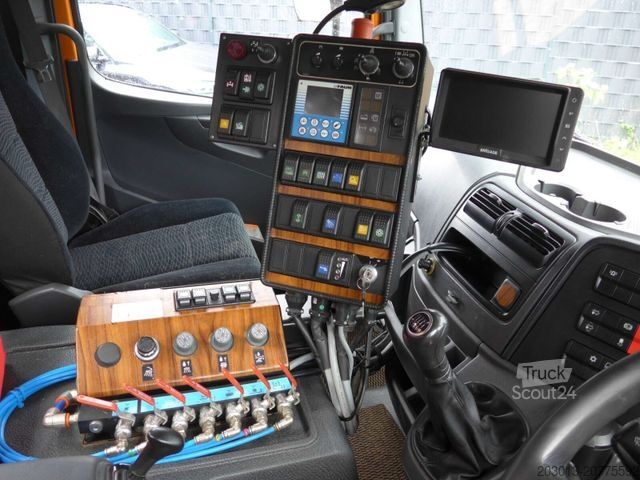 Balayeuse de voirie MERCEDES-BENZ ATEGO 1523 4x2 FAUN Viajet 6R/H HD 100 Bar