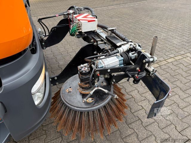 Balayeuse de voirie MERCEDES-BENZ ATEGO 1523 4x2 FAUN Viajet 6R/H HD 100 Bar