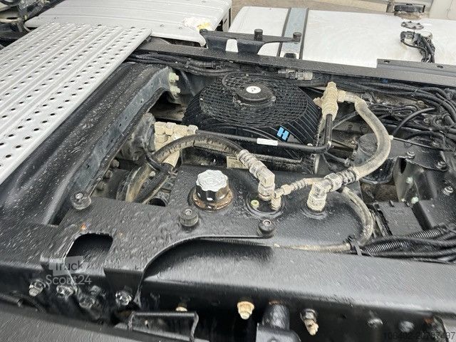 Standardni vlačilec MAN TGX 18.460 4x4H BLS