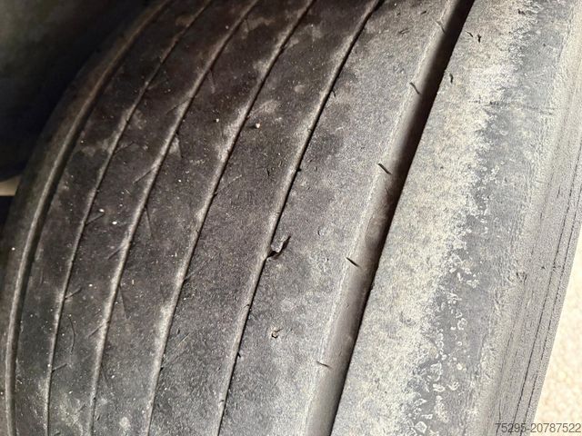 Odprta polprikolica s ponjavo KÖGEL 3 Achs MEGA Staplerhalter Liftachse SAF TÜV2/26