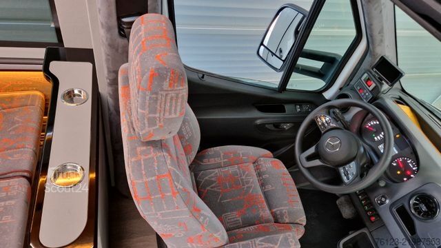 Minibus MERCEDES-BENZ 30 Sitzer Schul- Transferbus 519 Vorlauffahrzeug