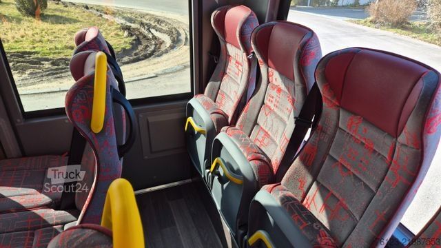 Minibus MERCEDES-BENZ 30 Sitzer Schul- Transferbus 519 Vorlauffahrzeug
