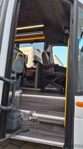 Minibus MERCEDES-BENZ 30 Sitzer Schul- Transferbus 519 Vorlauffahrzeug